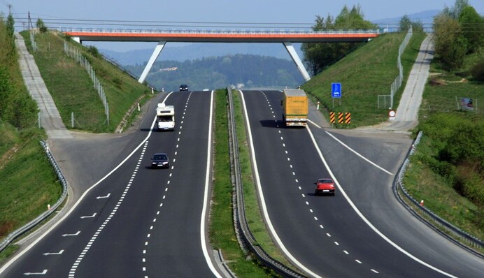 Перша платна дорога в Україні: названо вартість проїзду