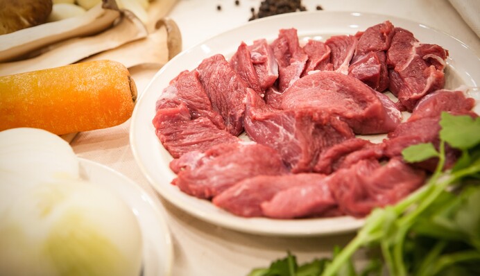 В Україні різко подорожчають деякі продукти: за що доведеться платити більше