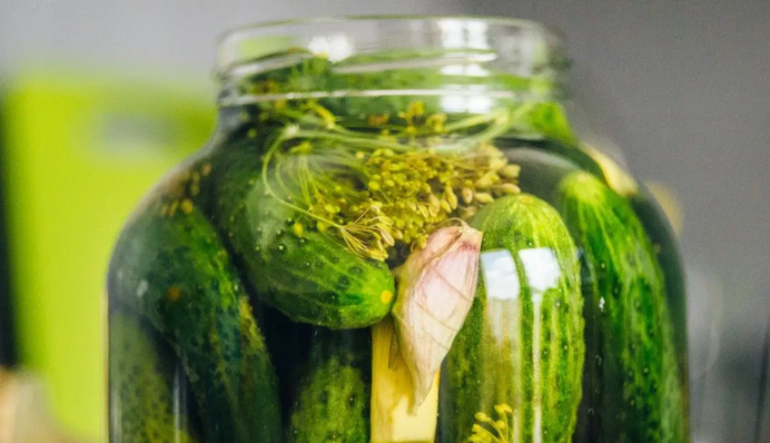 Загинув через банку огірків: під Києвом у чоловіка почалася кровотеча після травми