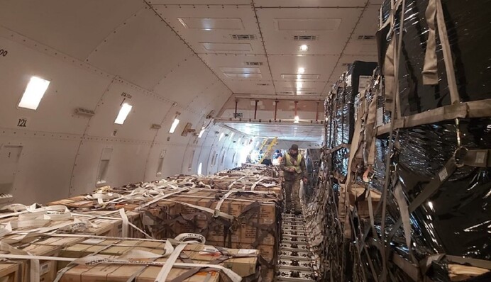 Новая партия военной помощи: в Украину прибыл шестой американский самолет с вооружением