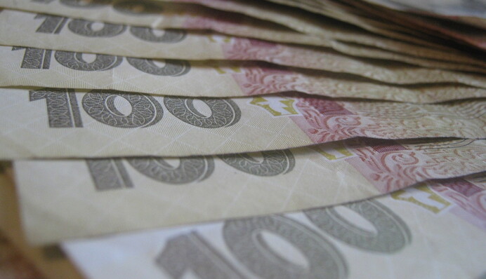 500 гривень за бустерну вакцинацію: у Мінфіні озвучили правила отримання грошей