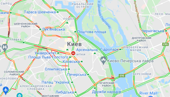 Київ скували затори вранці 3 лютого: де не проїхати