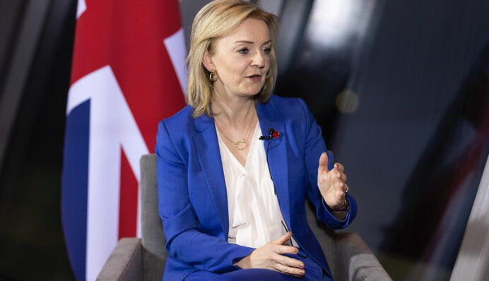 Очільниця МЗС Британії вказала на "шокуючі докази" агресії Росії проти України