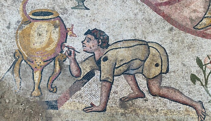 Як виглядало застілля 1500 років тому: фото яскравої мозаїки, знайденої у Туреччині