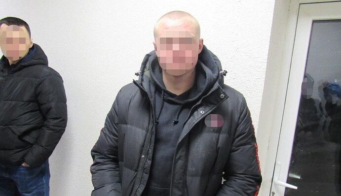 Вы меня затопили: в Киеве мужчина устроил стрельбу у соседей, фото