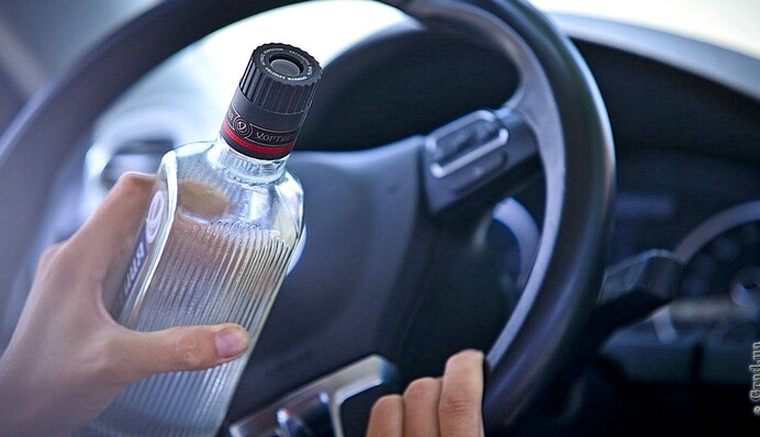 Обязательная проверка водителей на алкоголь: как это спасет от пьяных "трухиных"