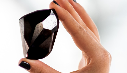 Найчорніший алмаз у світі продали за значну суму: як він виглядає