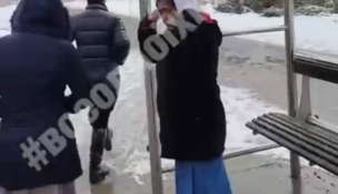 Бережіть кишені: у Києві злодії орудують на зупинках транспорту, відео