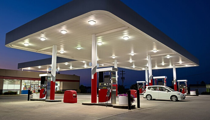 В Україні різко злетіли ціни на бензин: українців про це попереджали