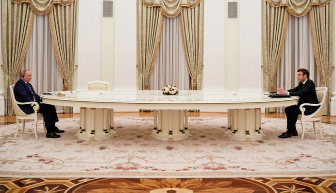 Макрон и Путин обсудили Украину: детали телефонного разговора