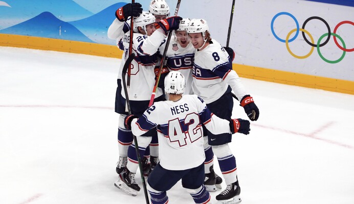 Студенты из США феерически вышли в 1/4 финала хоккейного турнира Олимпиады