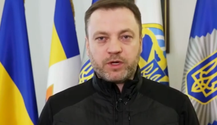 Никто не паникует и не боится: в МВД пригрозили стрелять по врагу без предупреждения