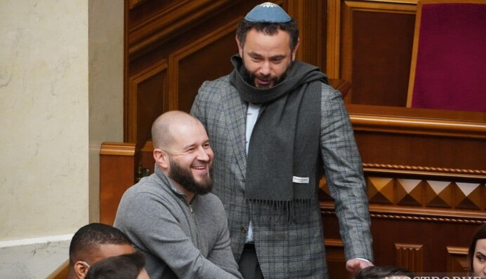 Скандальний нардеп порадував колег у Раді головним убором: фото