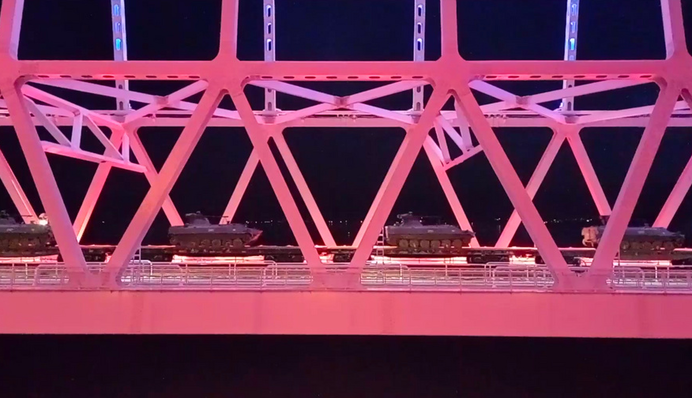 Россия сворачивает учения и отводит войска: видео из Крыма