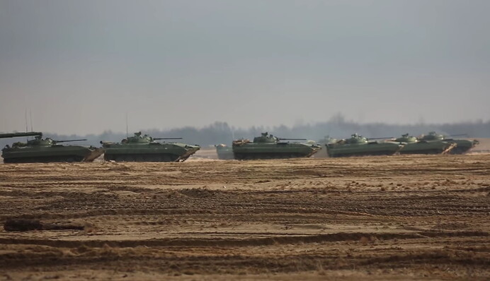 Белорусы в шоке от толп пьяных российских военных: боятся за дочерей и оккупации