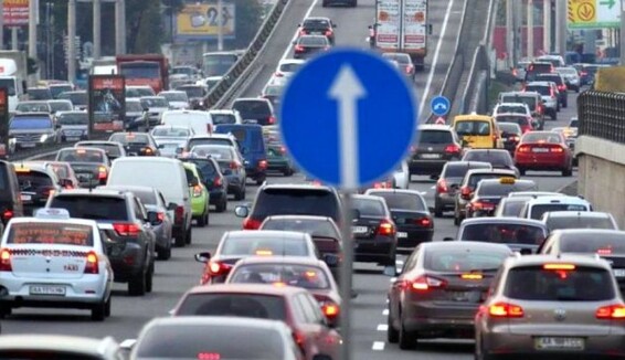 Киев сковали пробки утром 17 февраля: где не проехать