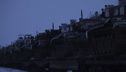 Росія вивозить танки та іншу військову техніку з окупованого Криму: фото