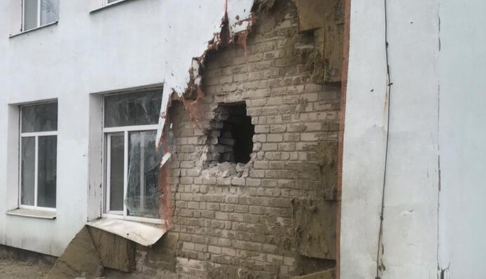 Обстрел Станицы Луганской боевиками: матери просто в тапочках спасали детей