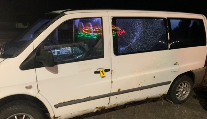 Во Львовской области пьяный неадекват расстрелял маршрутку с пассажирами: фото