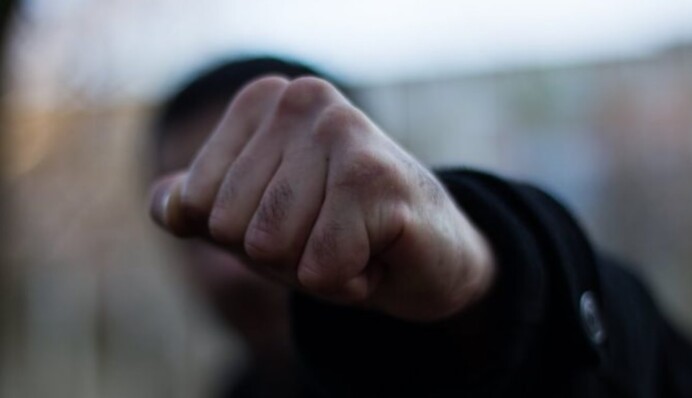 Все из-за девушки? В Киеве ночью подрались две компании, видео