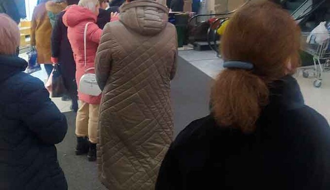 Що відбувається в Донецьку після оголошення про евакуацію: фото та відео