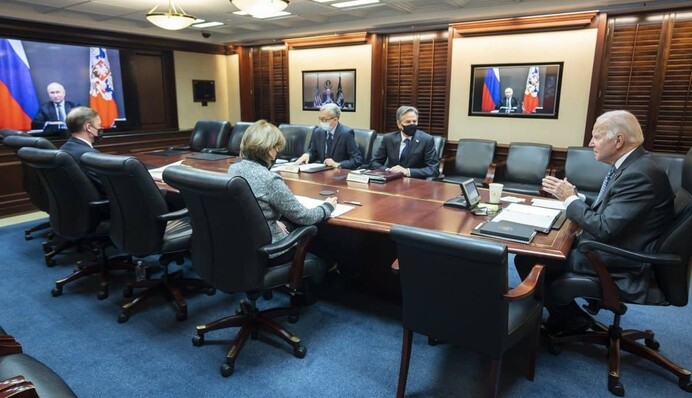 ​В любое время и в любом формате: Байден готов к переговорам с Путиным по Украине