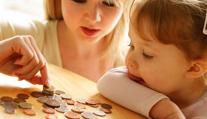 Індексують не лише пенсії: кому ще піднімуть виплати з 1 березня