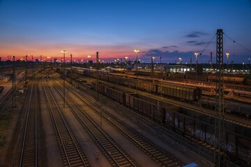 Украина собирается расширить запрет на импорт российских товаров: названы категории