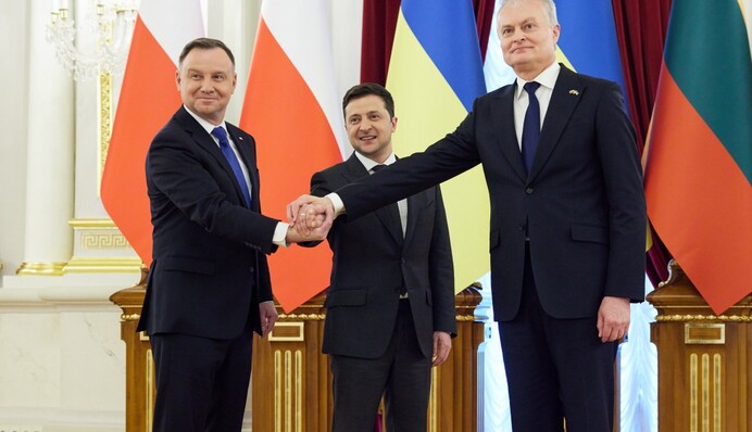 Украина не покорится: Зеленский провел встречу с президентами Литвы и Польши, полное видео