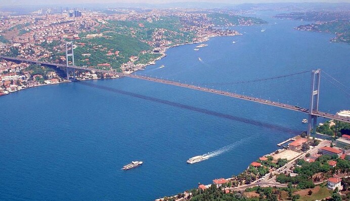 Туреччина може закрити протоки для російських кораблів: названо умову