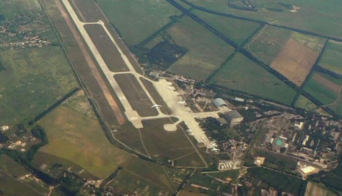 У Зеленського визнали втрату аеропорту під Києвом: що відбувається