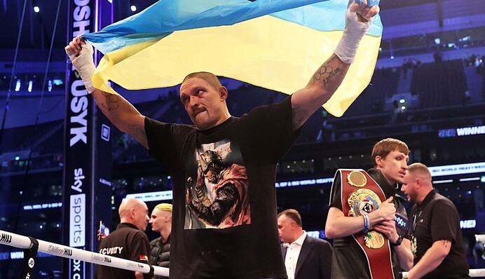Ми маємо це зробити: Усик повернувся до України і зробив заяву