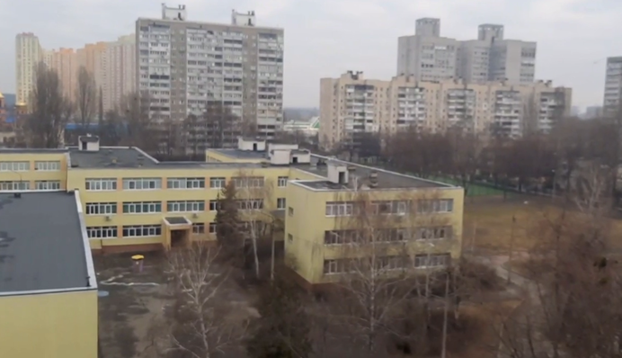 До Києва проникла ворожа ДРГ, триває стрілянина у житлових районах: відео