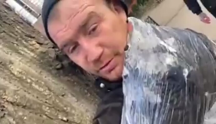 Пощастило, що не розстріляли: у мережі показали кадри покарання мародера