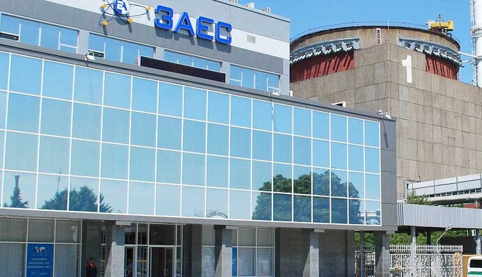 Штурм и пожар на Запорожской АЭС: что происходит в Энергодаре, новые подробности