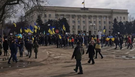 Окупанти, вам тут не раді: українці вийшли на протести у захоплених Херсоні та Мелітополі, фото та відео