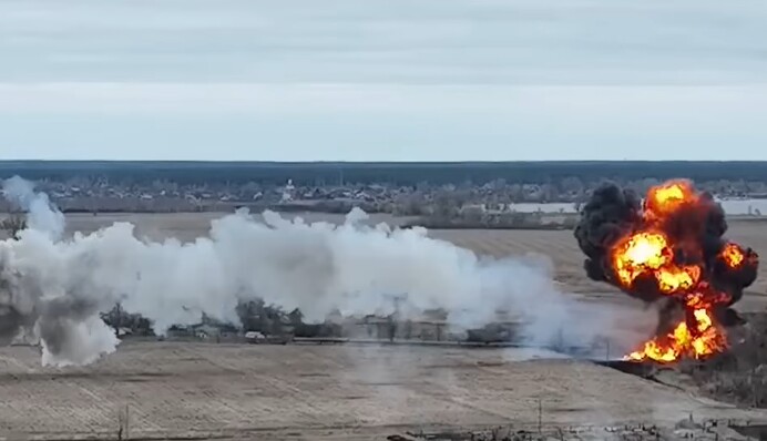 Захисники України знищили черговий ворожий гелікоптер: момент потрапив на відео