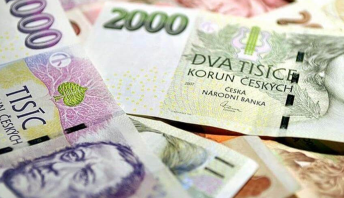 Українським біженцям у Європі платитимуть щомісячні виплати: названо країну та суму