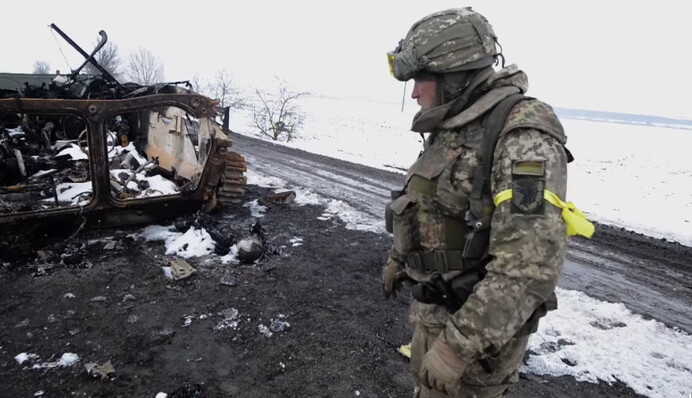 ВСУ под Харьковом разгромили колонну нацистов: теперь они воруют машины и расстреливают мирных жителей