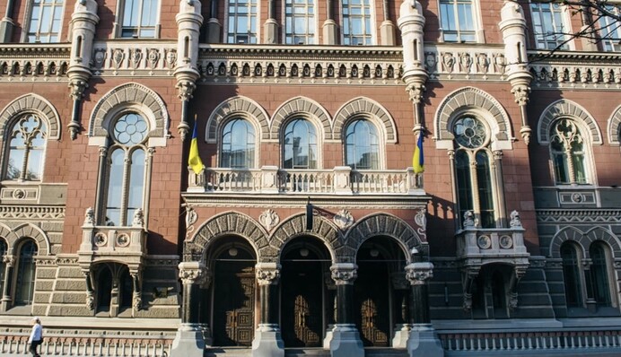 Снятие валюты и отмена лимитов: НБУ временно отказывается от ограничений для физических лиц - что изменится