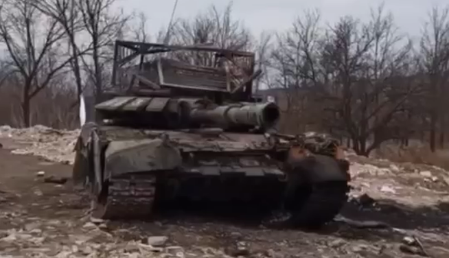 Бежали в ужасе: под Николаевом враг оставил горы разбитой военной техники, видео