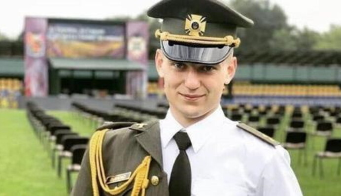 Прикрыл отход бригады из окружения: Зеленский дал звание героя 23-летнему танкисту