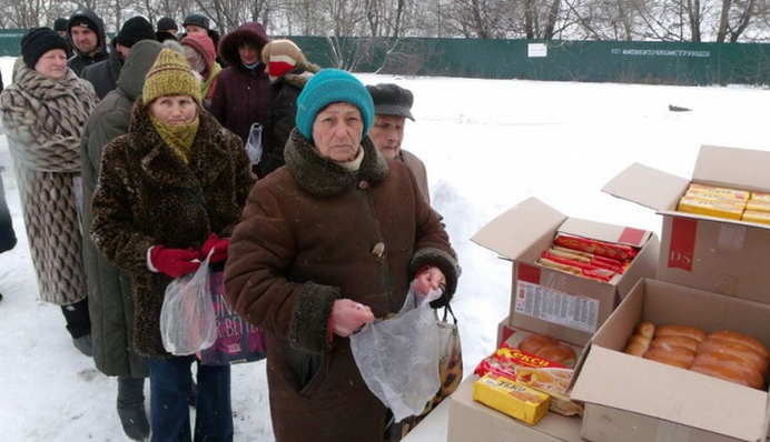 Как получить продуктовый набор в Киеве: номера телефона и кому выдают