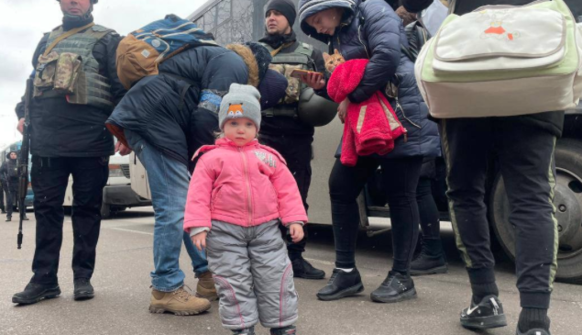 Із сіл під Броварами евакуювали сотні людей, опубліковані фото