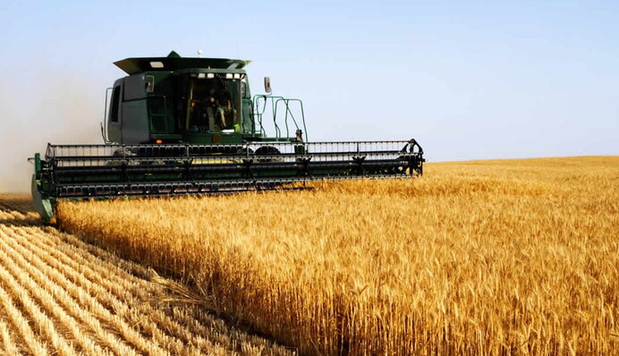 Русские нацисты грабят украинских селян: отнимают и уничтожают технику