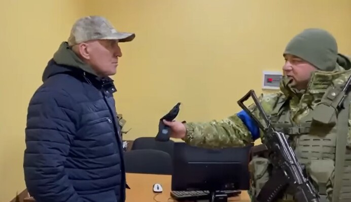 Посол Білорусі залишив Україну: прикордонники вручили йому 