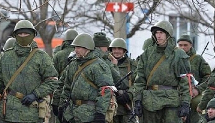Окупанти почали надягати свої 