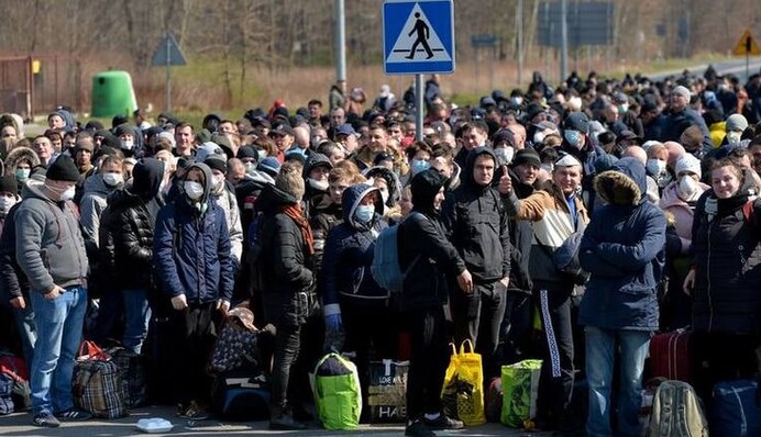 Некоторым мужчинам разрешено покидать Украину во время военного положения: кто в списке