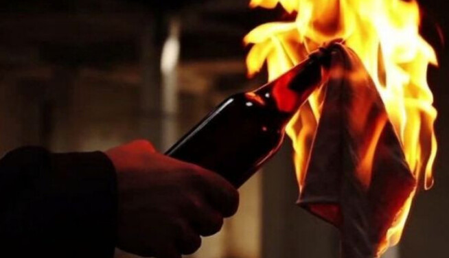 Як правильно зустрічати окупантів: рецепти коктейлів "Молотова" та "Гостинець"