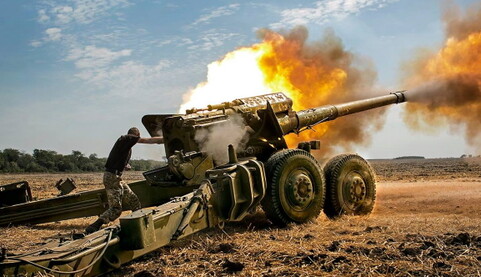 Як українська артилерія б'є по російських нацистах: відео ударів